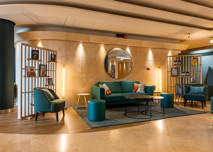 Hotel Novotel Est 4*