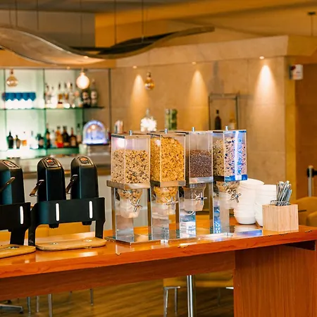 Отель Novotel Est
