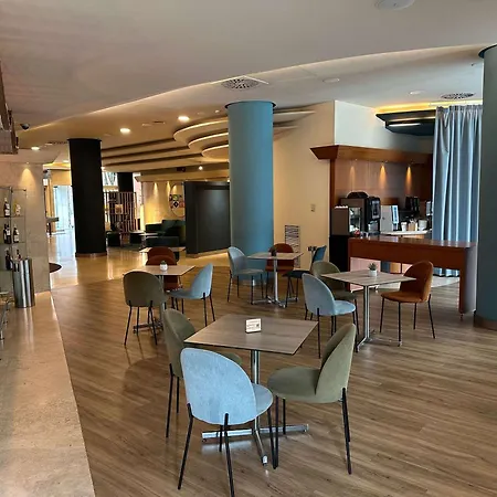 Отель Novotel Est