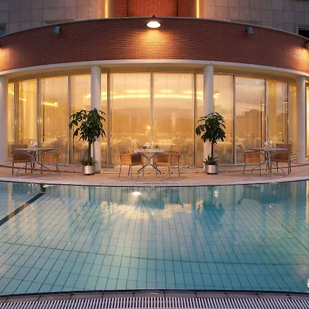 Novotel Est 4*