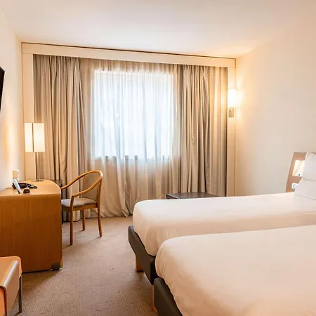Novotel Est מלון 4*