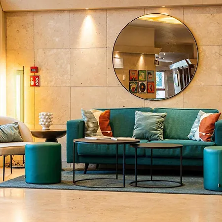 Hotel Novotel Est 4*