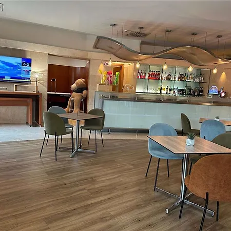 Novotel Est מלון 4*