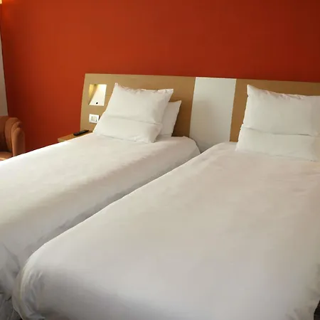 Отель Novotel Est