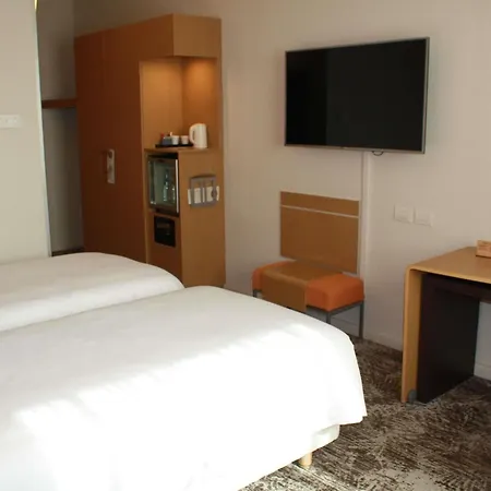 Отель Novotel Est