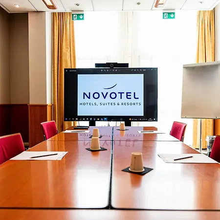Hotel Novotel Est 4*