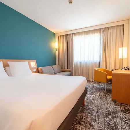 Novotel Est 4*