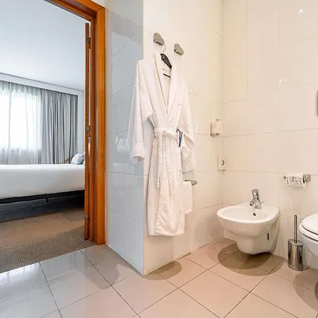 Novotel Est מלון 4*